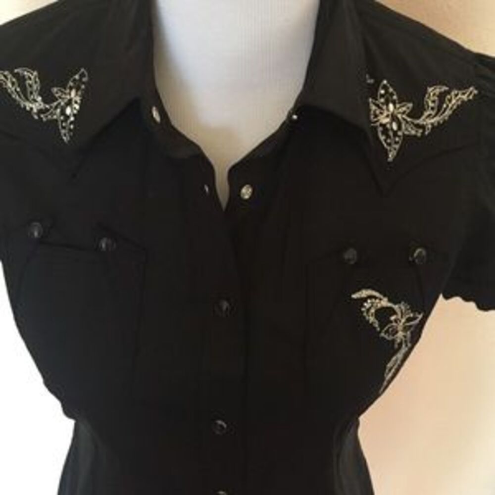 Parasuco embellished black top